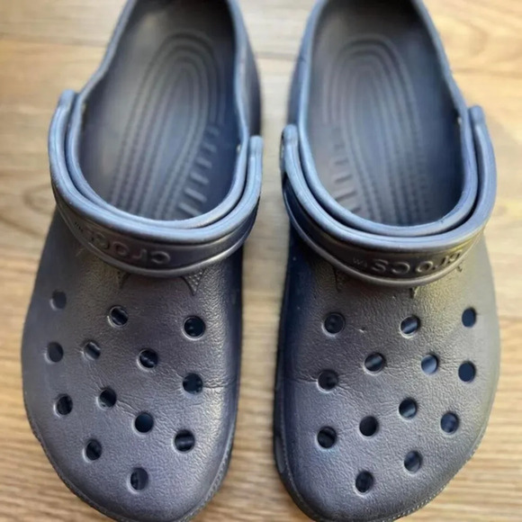Crocs Men's Navy size Large - Picture 1 of 4